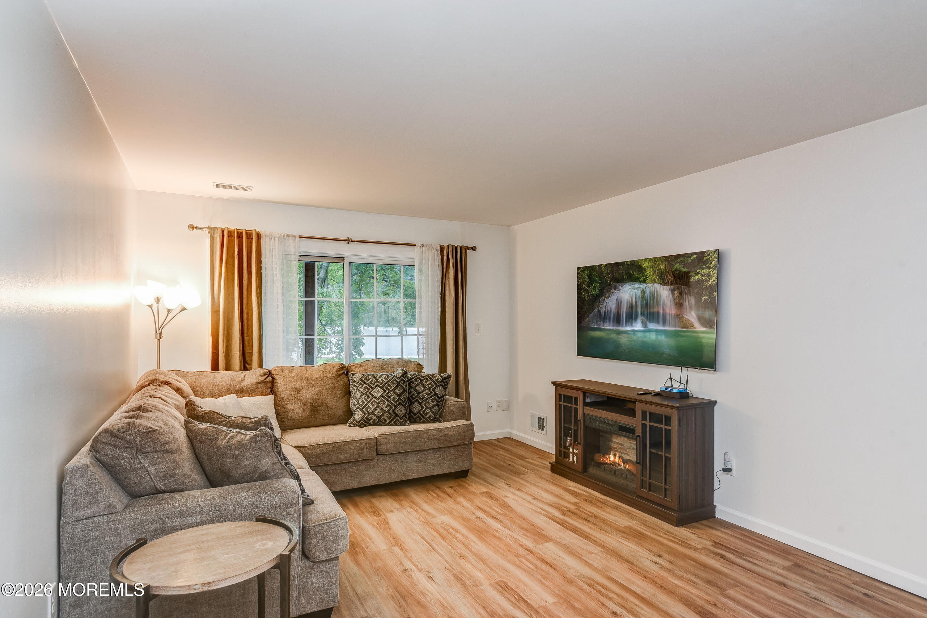 431 Hampton Court Englishtown NJ 07726