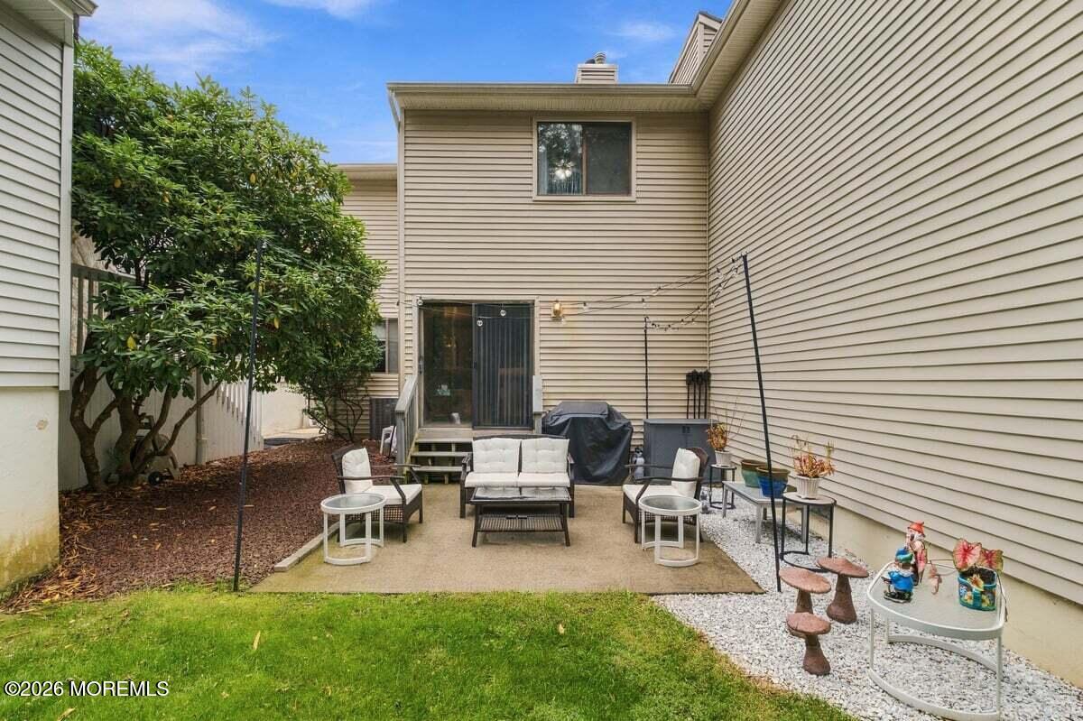 18 Oxford Lane Middletown NJ 07748