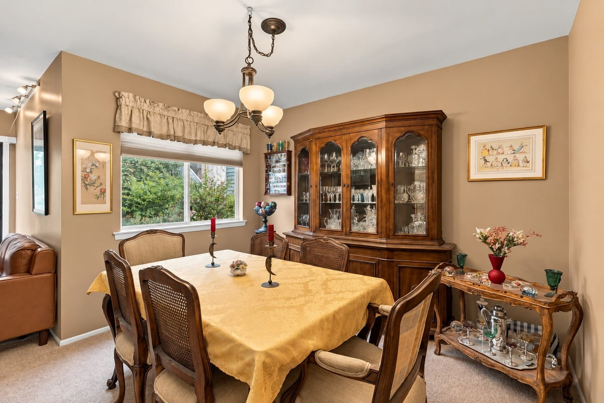 18 Oxford Lane Middletown NJ 07748