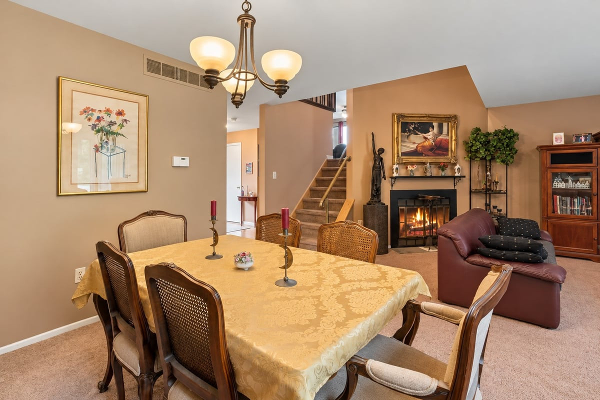 18 Oxford Lane Middletown NJ 07748