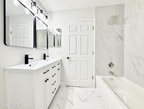 1 Whitemarsh Drive Manalapan NJ 07726