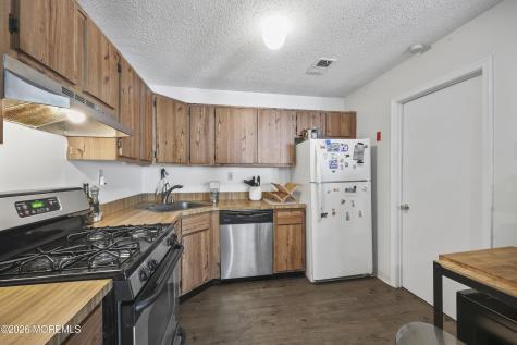 135 Frontier Way Tinton Falls NJ 07753