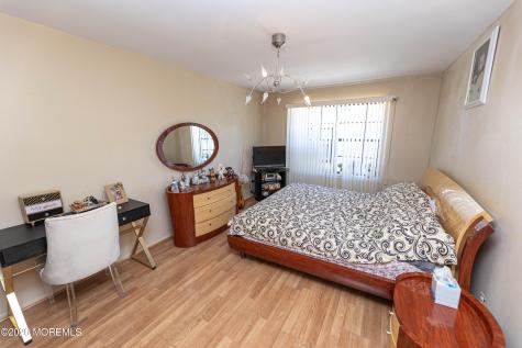 276 Longwood Drive Englishtown NJ 07726