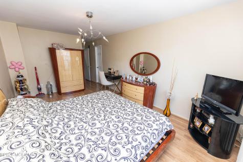 276 Longwood Drive Englishtown NJ 07726