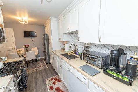 276 Longwood Drive Englishtown NJ 07726