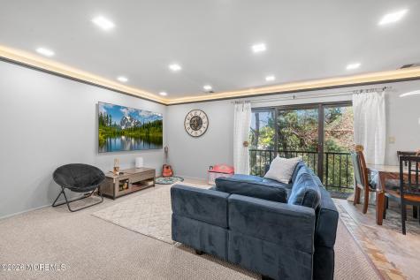100 Dundee Court Aberdeen NJ 07747