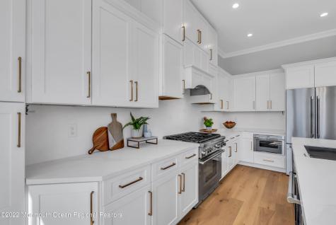 162 Eagle Way Eatontown NJ 07724