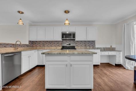 11 S Manor Court Wall NJ 07719