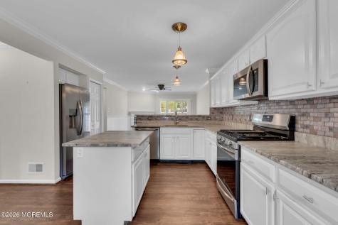 11 S Manor Court Wall NJ 07719