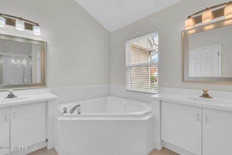 11 S Manor Court Wall NJ 07719
