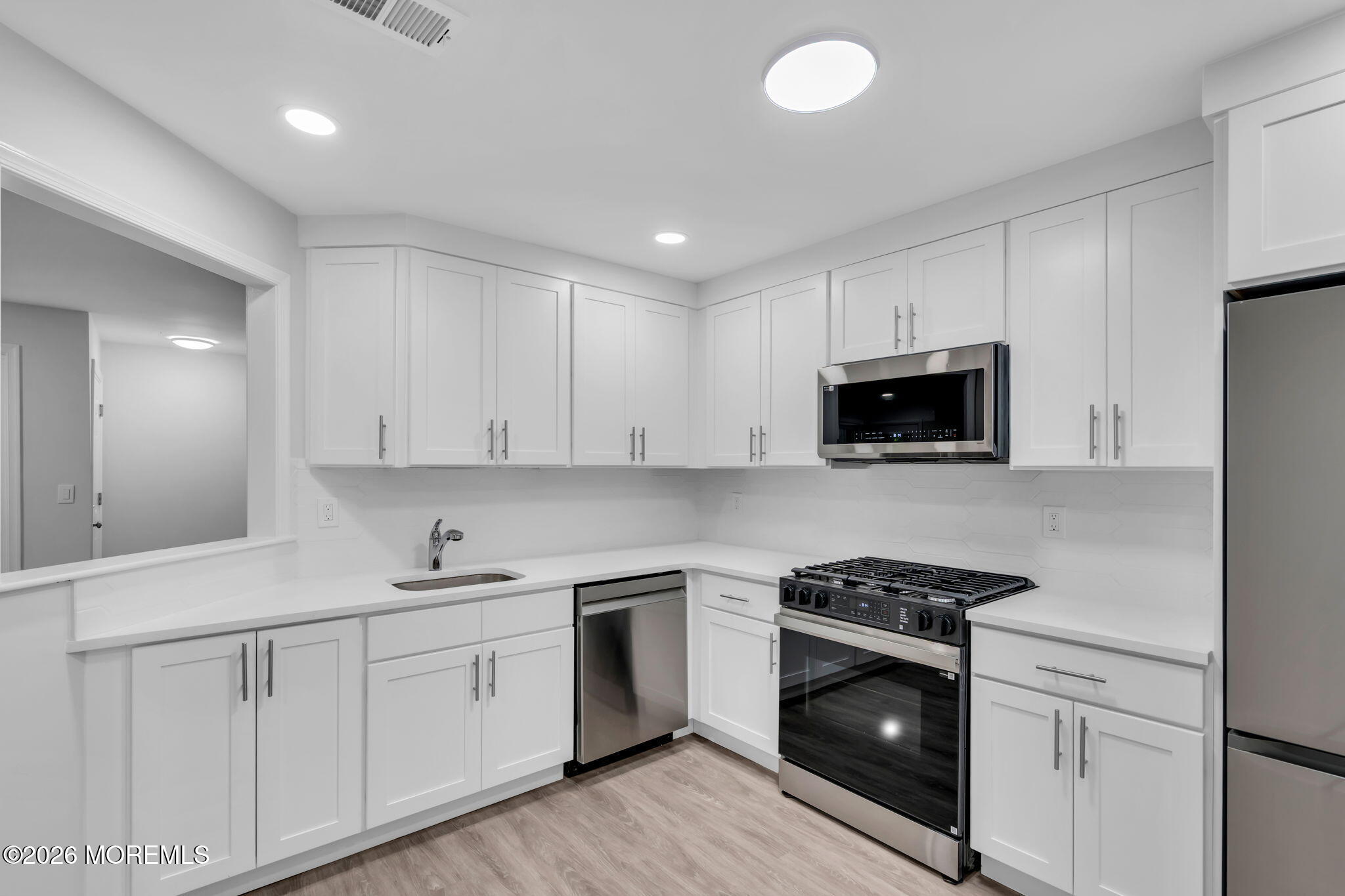 386 Hampton Place Morganville NJ 07751