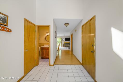 92 Wigwam Lane Tinton Falls NJ 07724