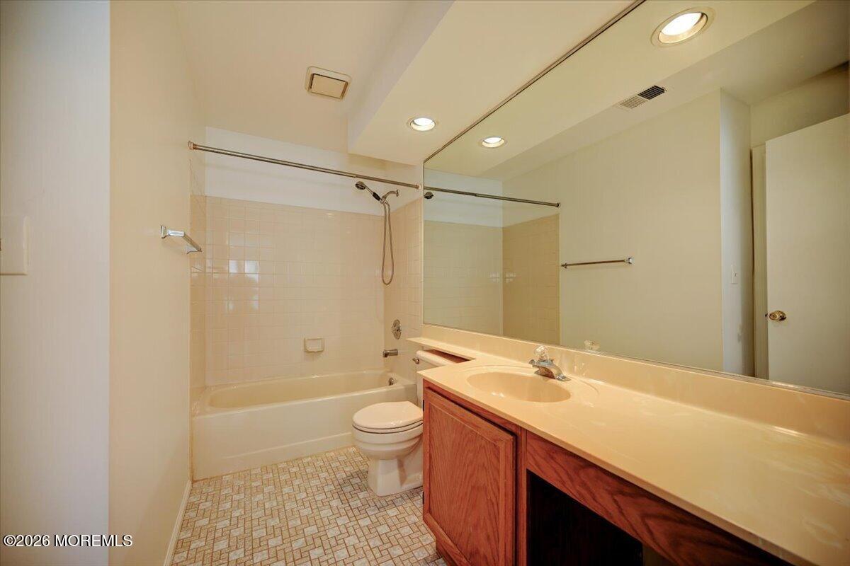 308 Balsam Court Howell NJ 07731
