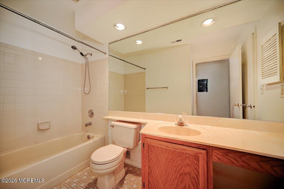 308 Balsam Court Howell NJ 07731