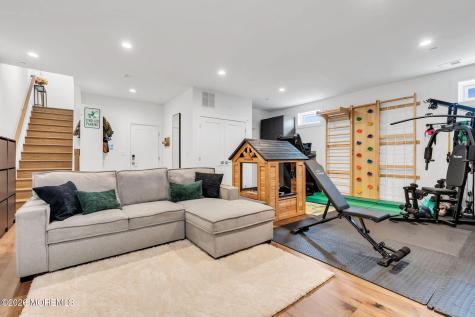 2 Valiant Court Middletown NJ 07748