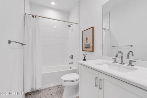 2 Valiant Court Middletown NJ 07748