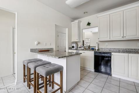 14 W Aspen Way Matawan NJ 07747
