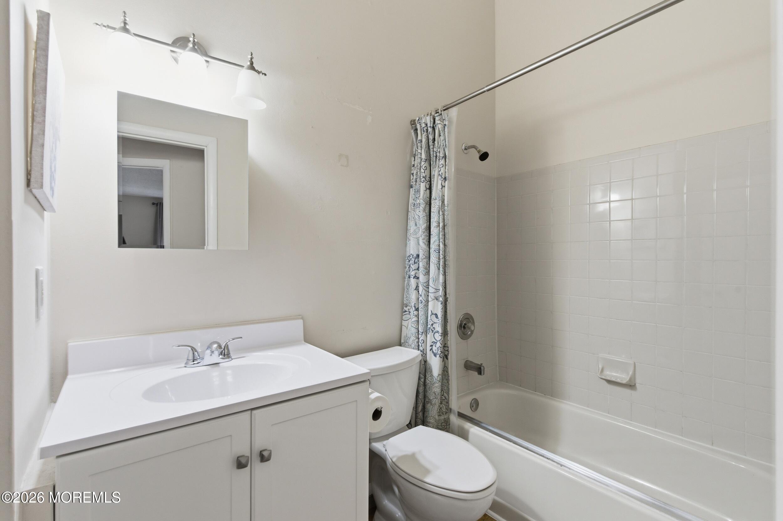 2007 Begonia Court Jackson NJ 08527