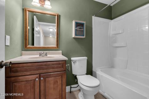 33 Mariners Cove Freehold NJ 07728