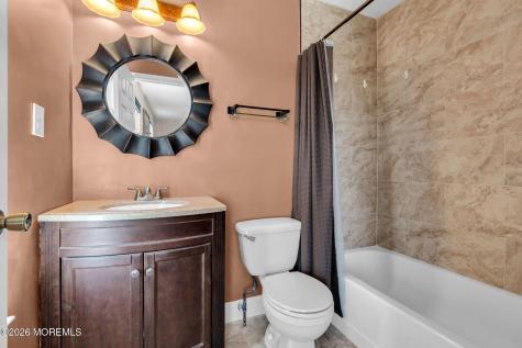 33 Mariners Cove Freehold NJ 07728