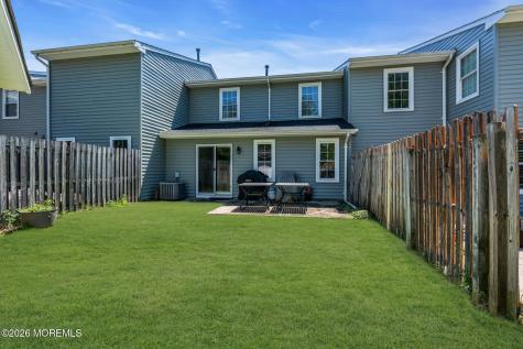 33 Mariners Cove Freehold NJ 07728