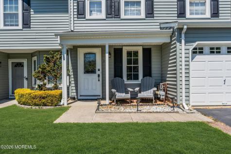33 Mariners Cove Freehold NJ 07728