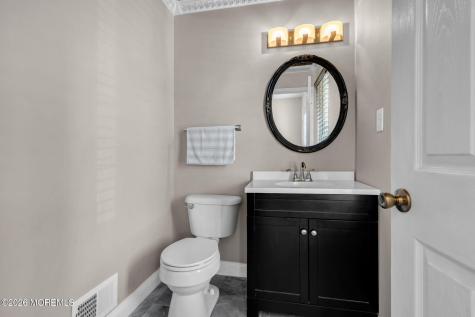 33 Mariners Cove Freehold NJ 07728