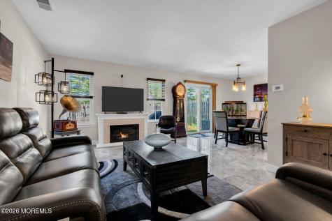 33 Mariners Cove Freehold NJ 07728
