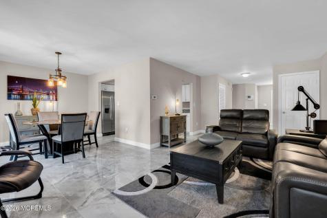 33 Mariners Cove Freehold NJ 07728