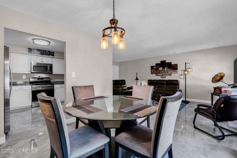 33 Mariners Cove Freehold NJ 07728