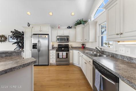 13 E 41st Street Long Beach Twp NJ 08008