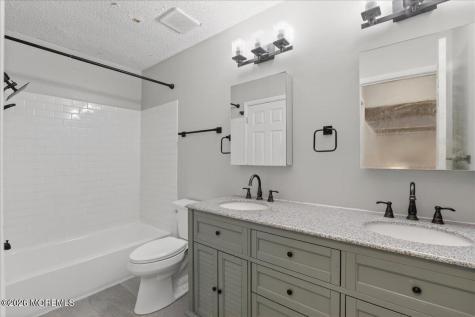 109 Larkspur Lane Jackson NJ 08527