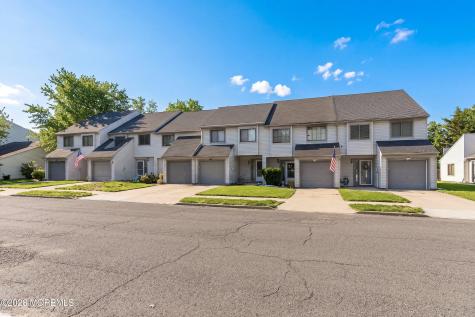 40 Lexington Circle Matawan NJ 07747