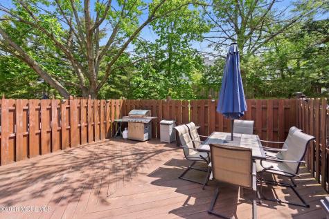 40 Lexington Circle Matawan NJ 07747