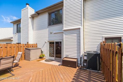 40 Lexington Circle Matawan NJ 07747