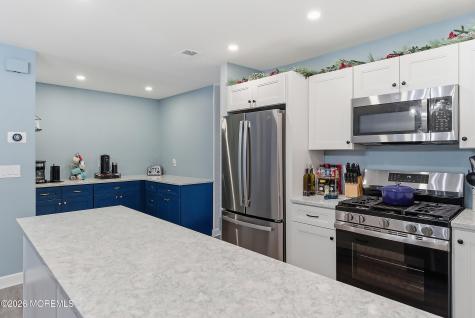 40 Lexington Circle Matawan NJ 07747
