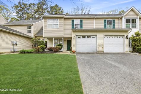623 Woodbine Lane Lakewood NJ 08701