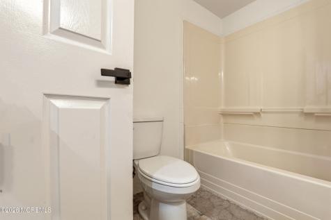 623 Woodbine Lane Lakewood NJ 08701