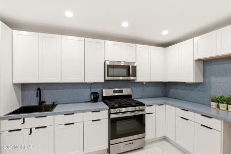 623 Woodbine Lane Lakewood NJ 08701