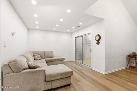 623 Woodbine Lane Lakewood NJ 08701