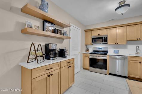 2102 Buckingham Circle Middletown NJ 07748
