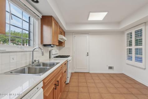 9 Dogwood Court Spring Lake Heights NJ 07762