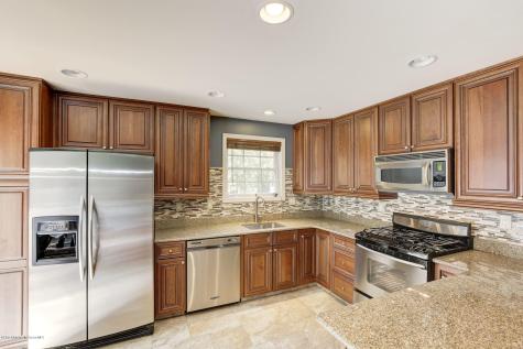 129 Ironwood Court Middletown NJ 07748