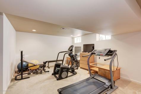 129 Ironwood Court Middletown NJ 07748