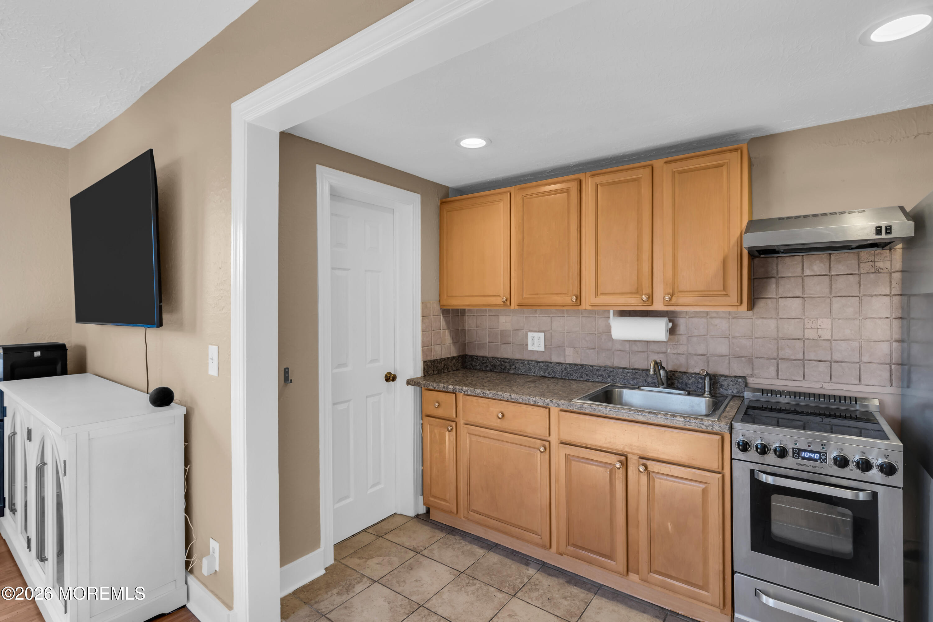 17 Leroy Place Red Bank NJ 07701