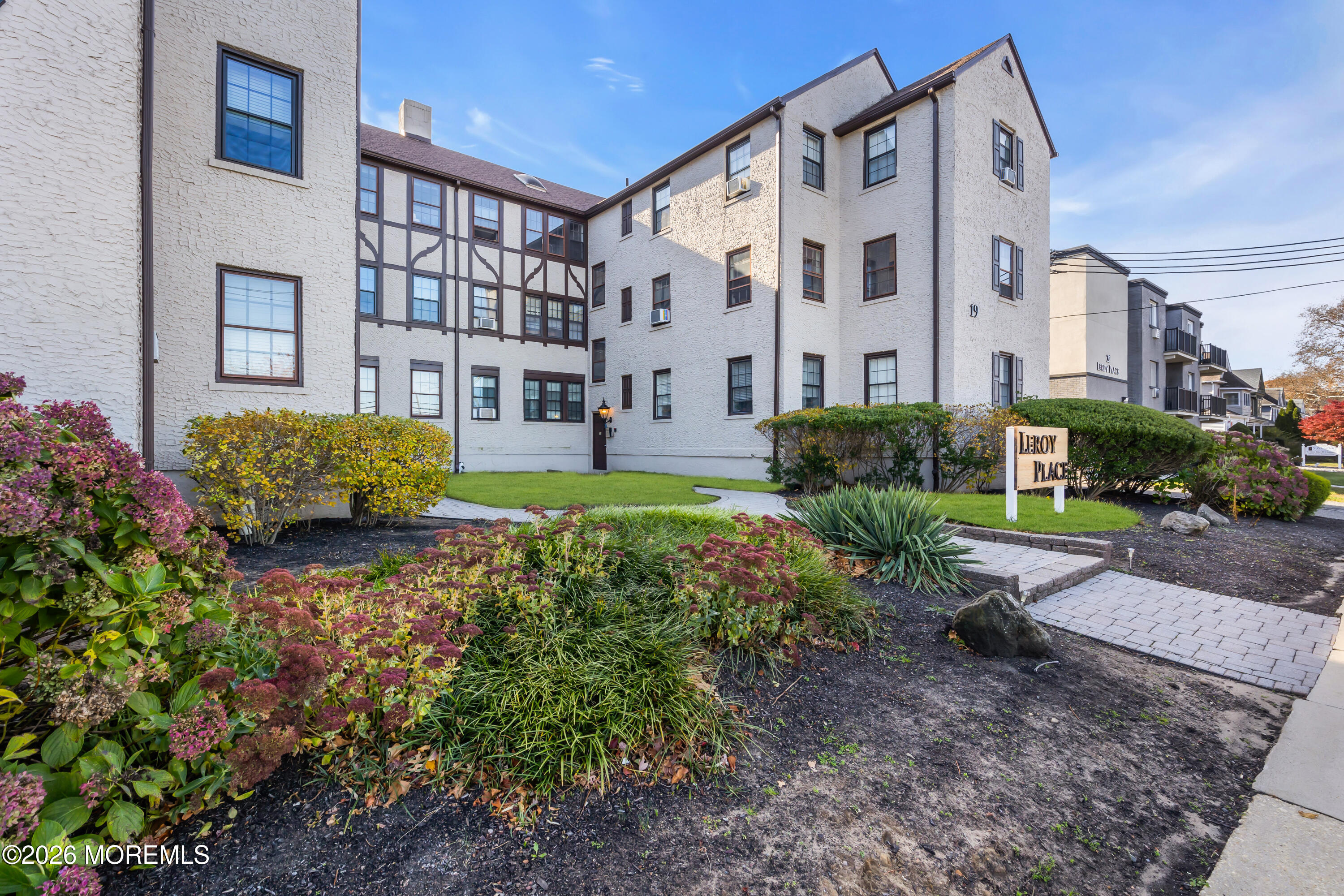 17 Leroy Place Red Bank NJ 07701