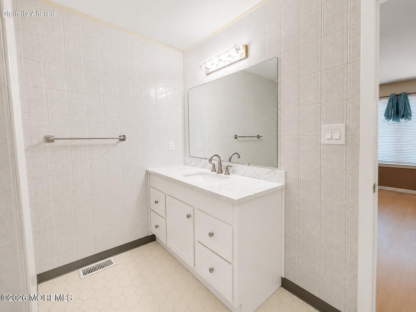 76 Lexington Circle Matawan NJ 07747