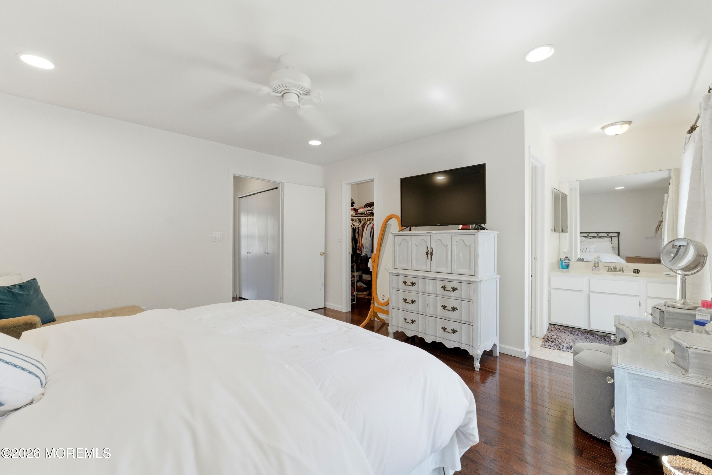 26 Alameda Court Eatontown NJ 07724
