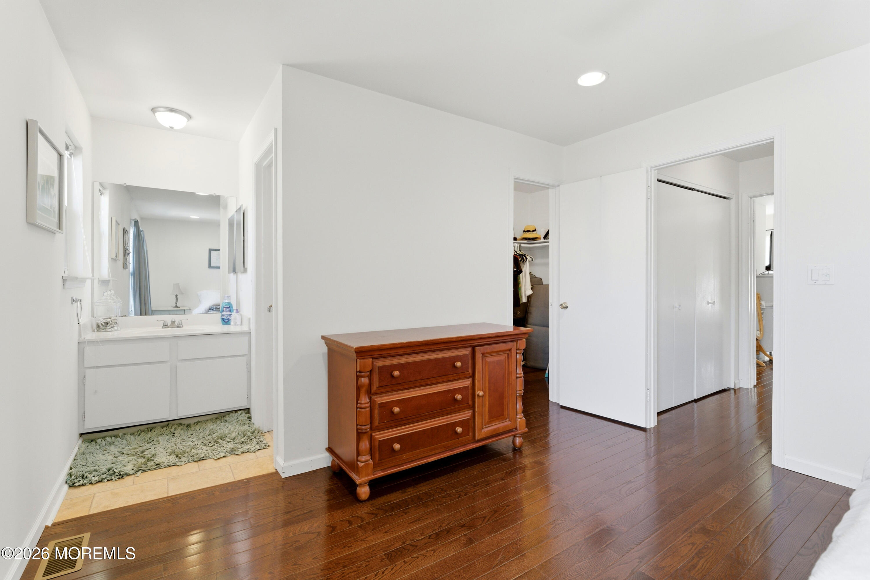 26 Alameda Court Eatontown NJ 07724