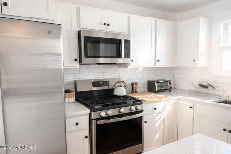 21 Shell Road Mantoloking NJ 08738